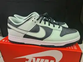 Nike dunk low retro prm size 47 .5 (13) (31cm).jaminan baru n original