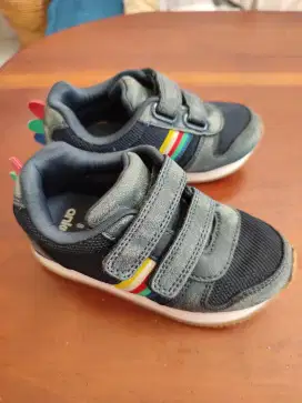 sepatu anak laki-laki