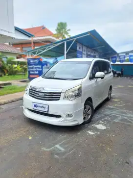 DP Rendah - Toyota Nav1 2.0 V Bensin AT 2013 Putih