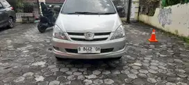 Toyota Kijang Innova 2005 Bensin