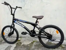 SEPEDA BMX UKURAN 20.