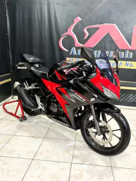 CBR 150 facelift 2018 odo 36rb super. Anugerah Motor rungkut tengah 81
