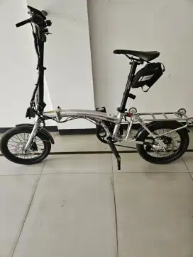 Sepeda lipat United EBIKE TRIFOLD