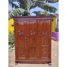 LEMARI BAHAN JATI 3 PINTU / LEMARI PAKAIAN BESAR / LEMARI JATI ORI