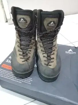 Sepatu Gunung Eiger Python Shoes