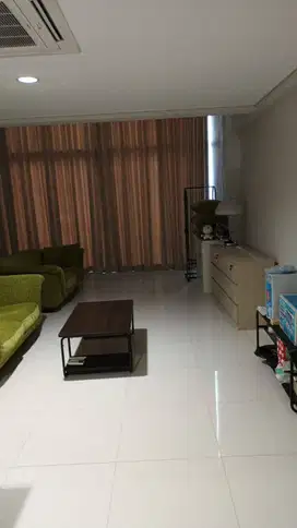 Dijual/sewakan Apartemen SOHO Skyloft lLt 22 Yani Golf View Siap Huni