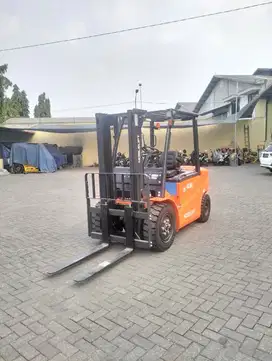Forklift Electric 3 Ton Batrai Lithium Noblelift