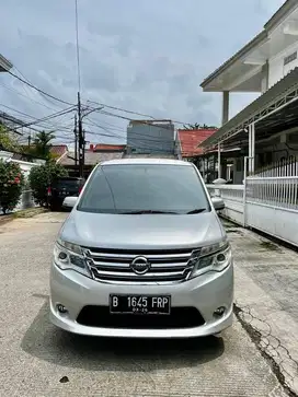 Nissan serena 2.0X AT 2016
