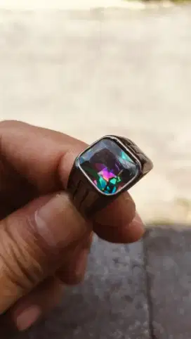 Cincin mistique rainbow black titanium