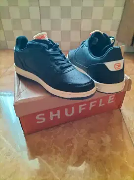 Sepatu snakers Emba shuffle