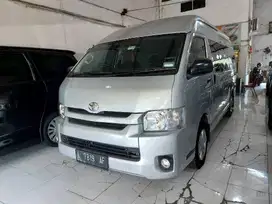 Toyota Hiace commuter 2.5 Solar 2020