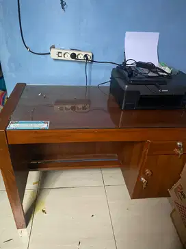 Meja kerja /meja kantor