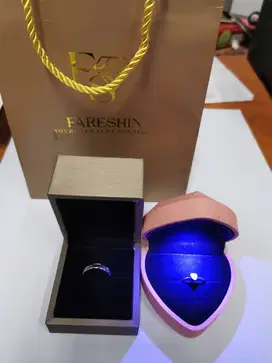 Cincin Lapis Emas Putih 18 K (Couple Love NEW)