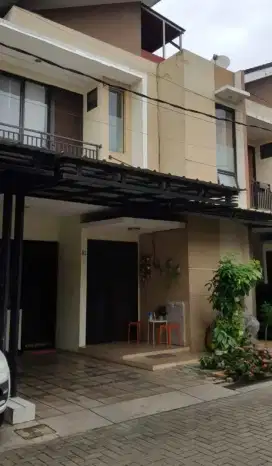 Disewakan Rumah 3+1 KT 2+1 KM Jatibening Pondok Gede