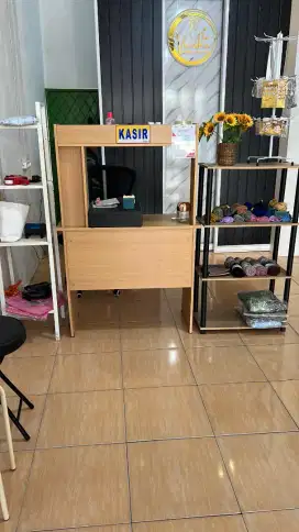 Meja kasir dan kursi merk informa 1,5jt