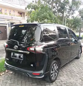 Toyota Sienta Q 1.5 AT 2017, psg 2016 dan 2018