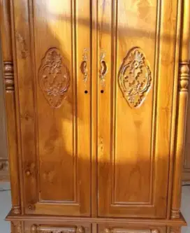 lemari jati pakaian