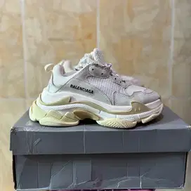 balenciaga triple s white