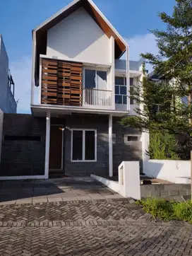 DISEWAKAN RUMAH SUPER MINIMALIS ROYAL RESIDENCE CLUSTER DEKAT DANAU!