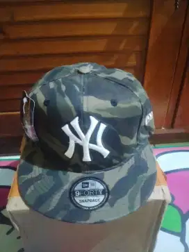 Topi loreng NY kondisi baru