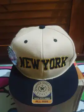 Topi tulisan new york kondisi baru