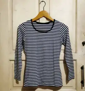 Uniqlo Heattech stripe top