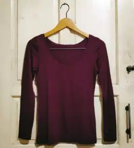 Uniqlo Heattech Burgundy top