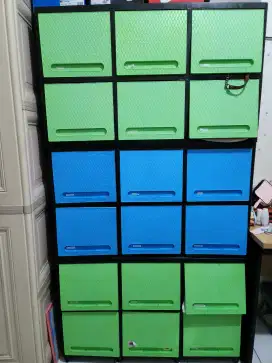 Lemari pakaian 18 kotak bagus