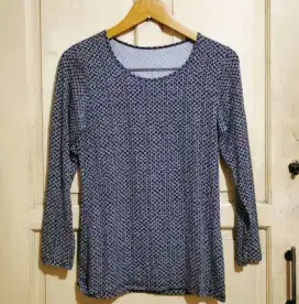 Uniqlo Heattech printted top women
