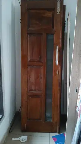 Pintu dari kayu