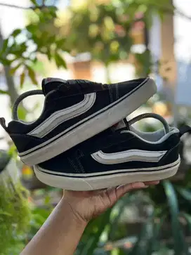 Sepatu Sneaker Vans Knu Skool Tembem Casual