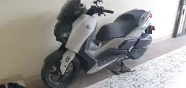 Yamaha Xmax conected 2024