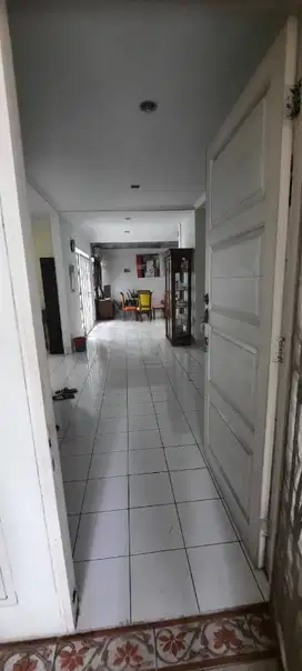 DIJUAL RUMAH MURAH LT 180 M2 DI CLUSTER DEPAN KOTA WISATA!