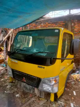 Kepala Cabin Truk Colt Diesel 125PS