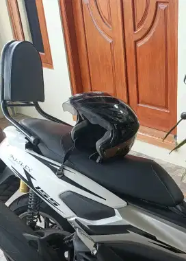 Sandaran Nmax. Nyaman dan aman untuk boncengan dan membawa barang.
