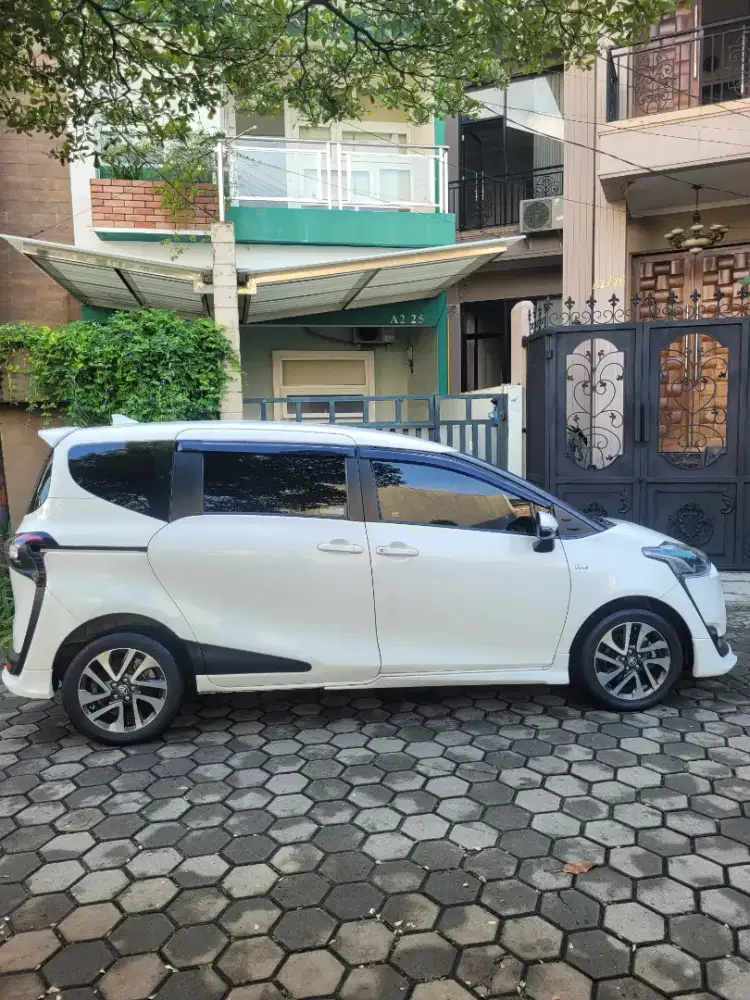 Toyota Sienta Q AT 2017