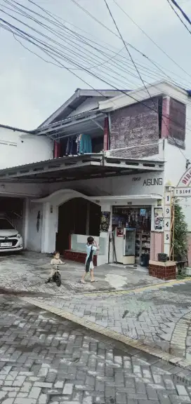 Rumah 2 lt, Cocok usaha kost.an dan Toko dekat fasum RS & Sekolah