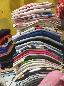 Menerima jasa setrika pakaian kiloan. Bisa Antar jemput