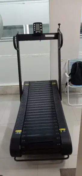 Dijual Treadmill Monkefit Tipe Hussar800 Curve