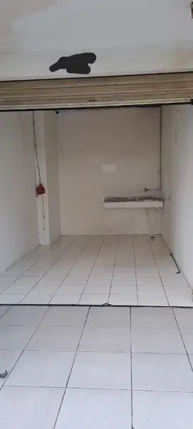 Kios di Apartemen bassura city