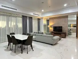 Disewa Apartemen Botanica Simprug  2+1BR Furnish uk195m2 at Jaksel