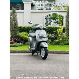 Dijual Cepat Piaggio Vespa LX 125 2v CARBU th 2012

WARNA GREY