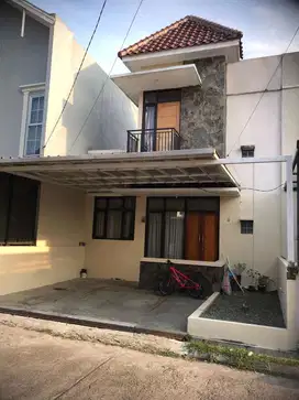 Rumah 2 Lantai Siap Huni Dalam Komplek Cisaranten Endah Arcamanik