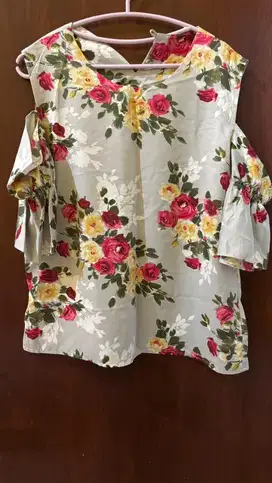 Blouse flower grey