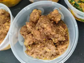 Rendang Daging babi, sudah siap saji, khas Sumatera Nias