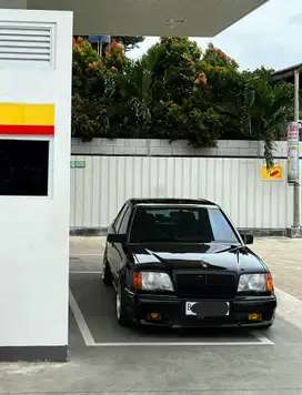 Mercedes-Benz W124 320E 1993 Automatic