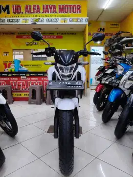 UM 500rb ^ Honda CB 150R Streetfire thn 2016