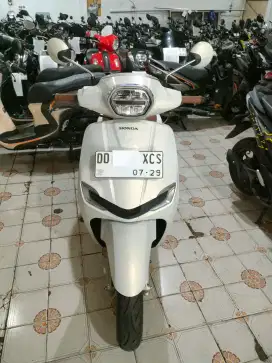 Honda stylo 150 cc abs iss 2024 putih