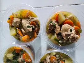 Soup daging iga babi (kuah bening)