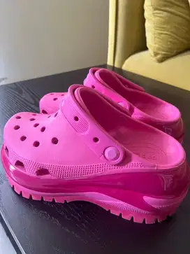 Mega Crocs pink